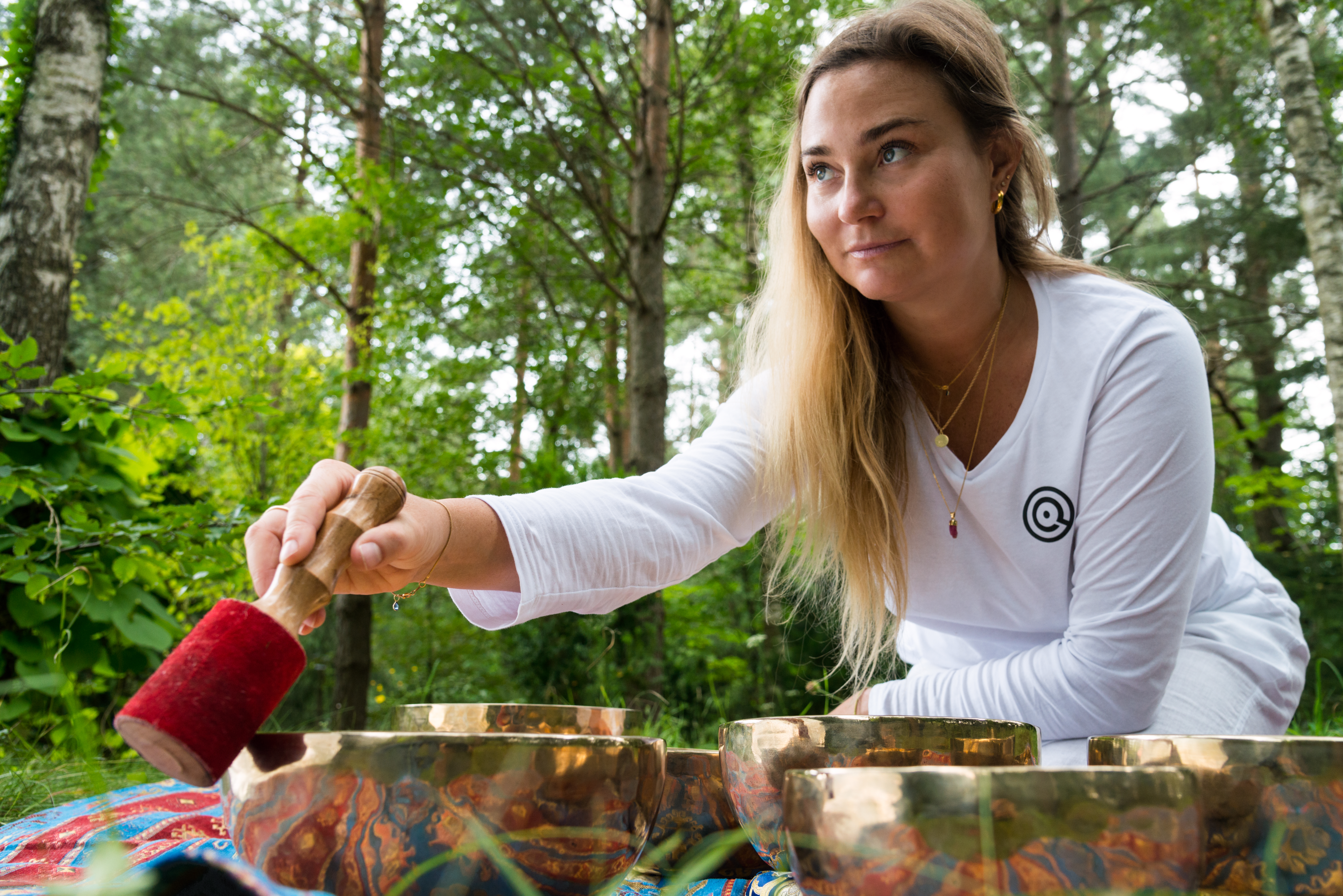 YOGA SOUNDHEALING MUSIC SCIENCE KAPIEL W DZWIKACH TERAPIA DZWIEKIEM HATHA YOGA JOGA BARABRA DUDKO QUANTUM PHYSIC, VIBRATION, SOUNDWAVE SOUNDBATH, TIBETAN BOWLS GONG