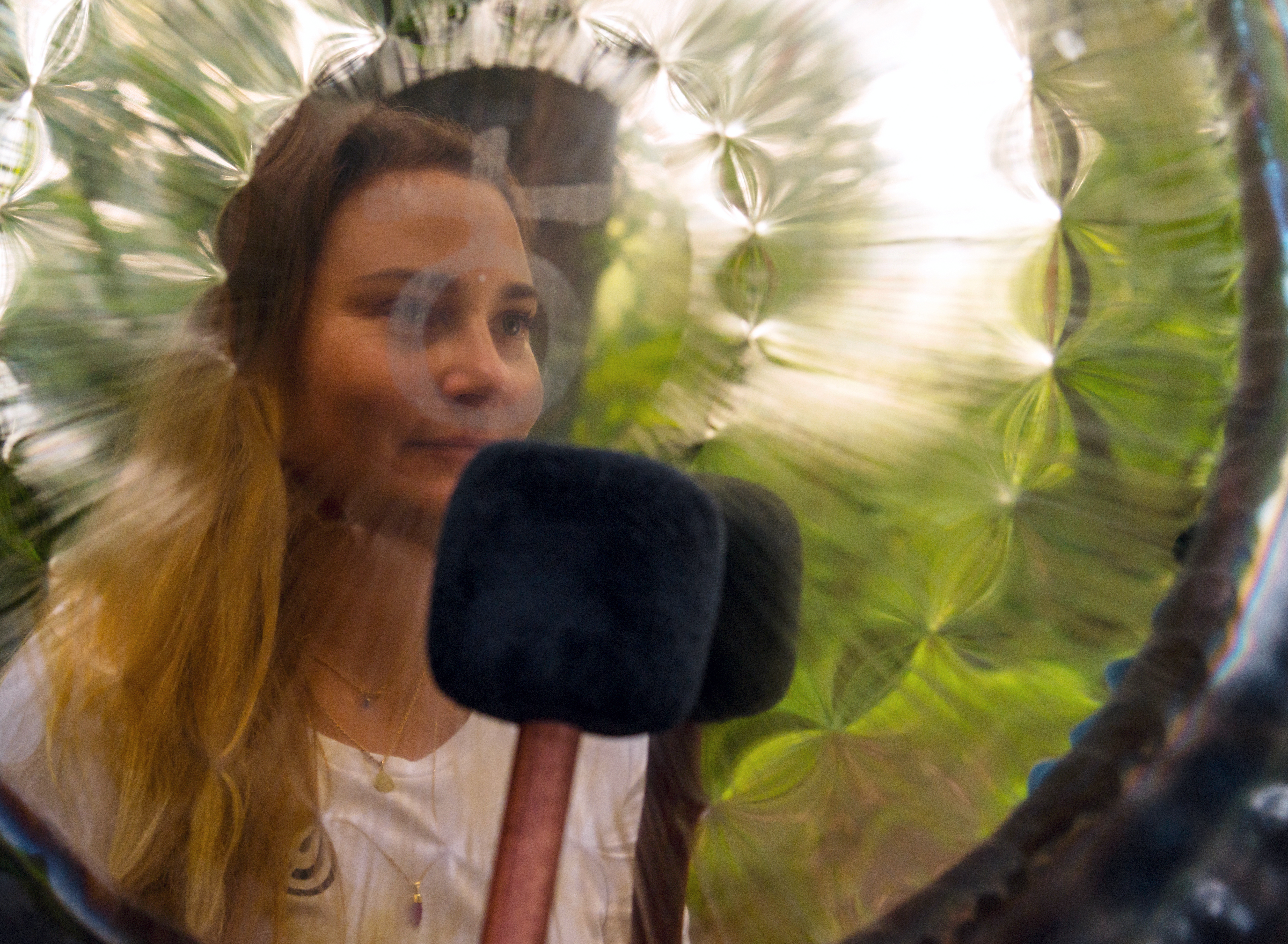 YOGA SOUNDHEALING MUSIC SCIENCE KAPIEL W DZWIKACH TERAPIA DZWIEKIEM HATHA YOGA JOGA BARABRA DUDKO QUANTUM PHYSIC, VIBRATION, SOUNDWAVE SOUNDBATH, TIBETAN BOWLS GONG