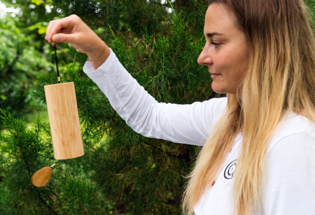 YOGA SOUNDHEALING MUSIC SCIENCE KAPIEL W DZWIKACH TERAPIA DZWIEKIEM HATHA YOGA JOGA BARABRA DUDKO QUANTUM PHYSIC, VIBRATION, SOUNDWAVE SOUNDBATH, TIBETAN BOWLS GONG