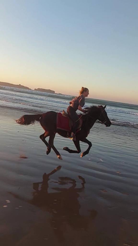 YOGA SOUNDHEALING MUSIC SCIENCE KAPIEL W DZWIKACH TERAPIA DZWIEKIEM HATHA YOGA JOGA BARABRA DUDKO QUANTUM PHYSIC, VIBRATION, SOUNDWAVE SOUNDBATH, TIBETAN BOWLS GONG